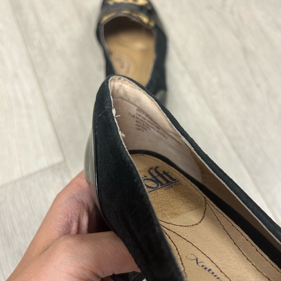 Sofft Shoe Black and Tan Parkdale High Heels - Picture 4 of 6